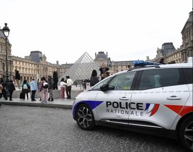  ماجرای دزدی در روز روشن از «لوور»