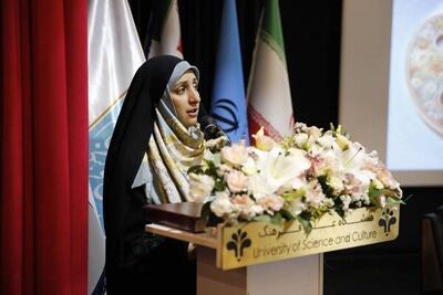  بهروزآذر: کارگروه ویژه برای رفع تبعیض از زنان کارآفرین تشکیل می‌دهیم