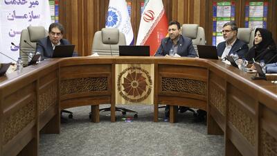 بررسی مسائل بیمه‌ای پیمانکاران عمرانی در نهمین میز خدمت اتاق بازرگانی یزد