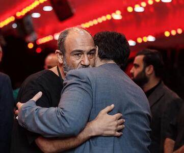 چرا برخی هنرمندان در مراسم تشییع ناصر تقوایی شرکت نکردند اما به مراسم ختم مادر یک مداح رفتند؟