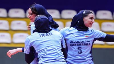  دختران والیبالیست ایران به عنوان صدرنشین صعود کردند
