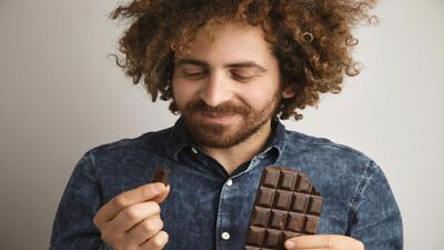  وقتی ‌‌شکلات تلخ می‌خورید چه اتفاقی در بدن‌تان می‌افتد؟