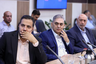 عضو اتاق بازرگانی خطاب به پزشکیان: برطرف کردن تحریم‌های داخلی با شما، دور زدن تحریم‌های خارجی با ما