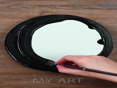 پروانه ای زندانی در قاب