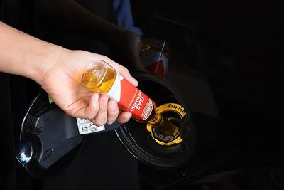  فروش بنزین معمولی به جای مکمل در پمپ‌بنزین‌ها (فیلم)