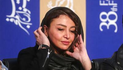 «مه‌لقا باقری» در قاب عکاسی جدید؛ بازیگر با استایل مونوکروم و عینک آفتابی (عکس)
