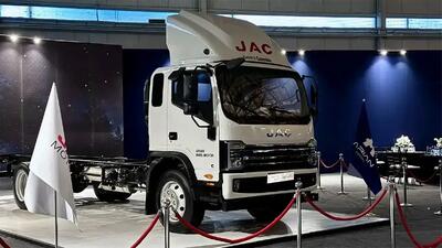  کامیونت 12 تن جک به نمایشگاه اصفهان می رود