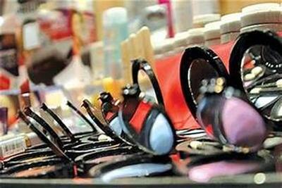 انهدام باند توزیع لوازم آرایشی تقلبی با برند شرکت‌های معروف