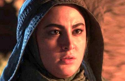  تاریخ وبگردی | بازیگر نقش «همسر مسلم بن عقیل» (سریال مهمان‌کشی) در کنار «علی انصاریان و مادرش»