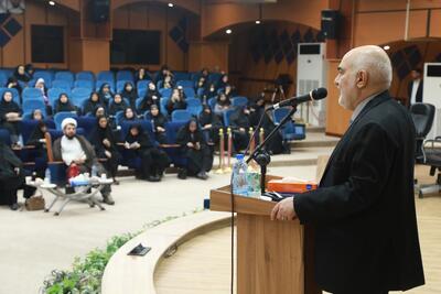  استاندار خوزستان:  نماز  محور سلامت معنوی و قدرت جامعه اسلامی است / توانمندی مدیریت زنان یک واقعیت علمی است