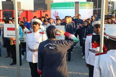  احترام نظامی به پرچم کشورمان در مراسم اهتزار پرچم