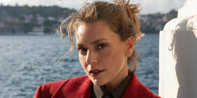  بخاطر این خانم خوش‌استایل هم که شده باید سریال ترکی جدید را تماشا کنید! - چی بپوشم