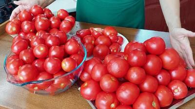  روش طبیعی برای نگهداری پوجه : تا سالها گوجه سالم میماند و کپک نمیزند