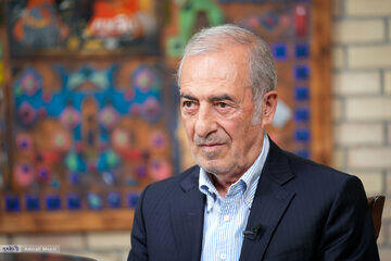  چرا پزشکیان قدرت چانه زنی بالایی ندارد؟/ الویری: اگر حمایت رهبری نبود پزشکیان ردصلاحیت می شد