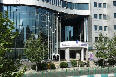  جوایز ارزنده بانک رفاه کارگران به پذیرندگان پایانه‌های فروشگاهی و درگاه‌های پرداخت اینترنتی | اقتصاد24