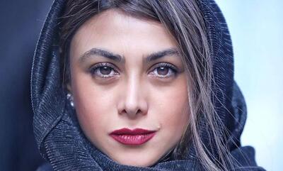  عکس/ استایل گنگ و عجیب آزاده صمدی برای موتورسواری | اقتصاد24