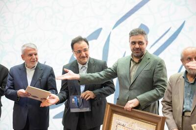  فرشچیان و میراث عشق در رنگ، گزارش اختصاصی از آیین «همای نگارگری ایران»