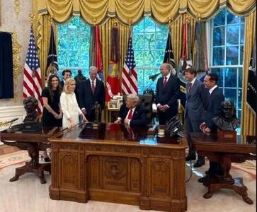  ترامپ بالاخره یک جایزه صلح گرفت!