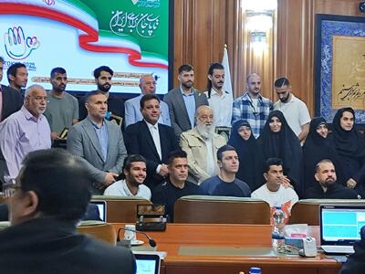 تقدیر از قهرمانان ورزشی ناشنوا در پارلمان شهری