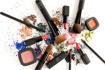  انهدام باند توزیع گسترده لوازم آرایشی بهداشتی تقلبی با برند شرکت‌های معروف