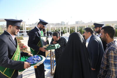  عطرافشانی و غبارروبی مزار شهدای گمنام دانشگاه قم توسط جهادگران کشور