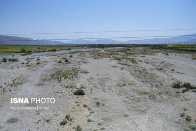  خشکی گسترده تالاب‌های فارس/ هشدار درباره فرونشست و فروریزش زمین در اطراف تالاب‌ها