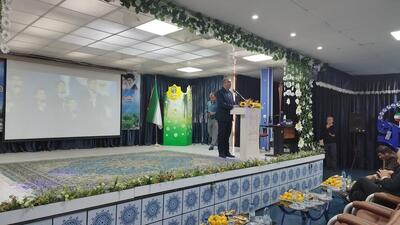  معلمان معمار آینده و انسان‌سازان جامعه‌ هستند