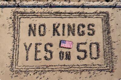  «نه به پادشاهان»: جنبشی آمریکایی برای مقابله با «استبداد و خودکامگی»