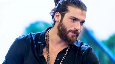  چهره جذاب و شیک بازیگر دخترکشِ ترکیه‌ای در فرش قرمز رم!