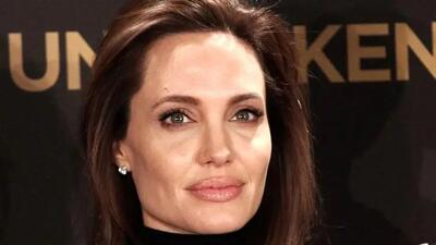  خالکوبی فارسی آنجلینا جولی روی دستش + عکس