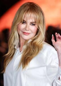  موی چتری دوباره مد شد؛ ستارگان با استایل کلاسیک در مراسم‌های پاییزی+تصویر