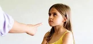  فرزندان این نوع والدین همیشه احساس بدبختی میکنند