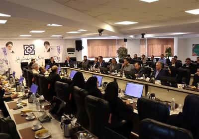  وضعیت حقوق و معیشت کارکنان دولت مناسب نیست