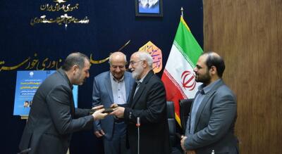  حمایت از نخبگان با رونمایی جایزه شهید دکتر طباطبایی در خوزستان