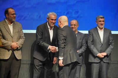  تقدیر از کرمان موتور در سومین همایش تجلیل از برترین‌های بورس کالای ایران