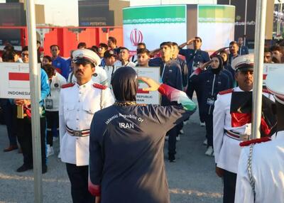  اهتزاز پرچم ایران‌ در بحرین با احترام نظامی ورزشکاران