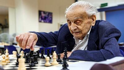  یاد بگیر ببازی/ درس‌های مانوئل، شطرنج‌باز ۱۰۴ ساله