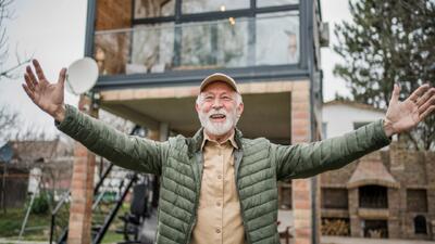  از رسیدن به ۶۰ سالگی نترسید؛ مغز انسان تازه در این سن به اوج عملکرد خود می‌رسد