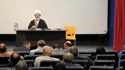  یک فعال سیاسی: باید مبارزه بی امان با فساد داشت