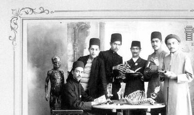  دانشجویان پزشکی قدیم!/چند نفر شاگرد طب در دارالفنون(عکس)