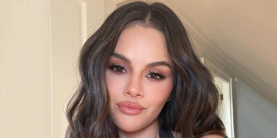  سلینا گومز با استایلش جدیدش نشان داد که بورگاندی هنوز هم ترند پاییز است! - چی بپوشم