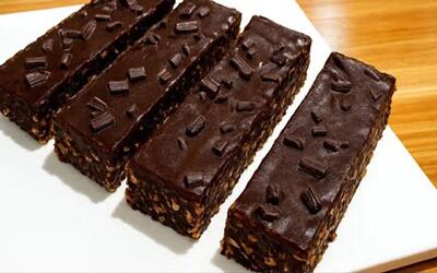  طرز تهیه بار کره بادام زمینی و جو دوسر میان وعده سالم بدون نیاز به پخت