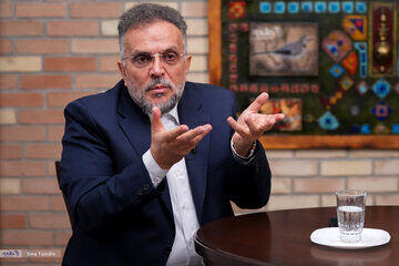  مأموریت ترامپ به یکی از نزدیکان خود برای صلح با ایران/ عباس زاده: اگر جای پزشکیان یا عراقچی بودم، حتما در شرم الشیخ حضور می یافتم