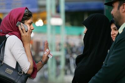  عکس/ تذکر حجاب ۲۴ سال پیش در خیابان‌های تهران | اقتصاد24
