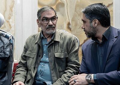 شمخانی: همه سوار بر کشتی‌ای هستیم که شهدای انقلاب به آب انداخته‌اند / حیف است در این کشتی نقطه ضعف و سوراخی پیدا شود / همه باید تحت ولایت رهبری، متحد باشیم / دشمن به دنبال آن است که تک تک ما را گیر بیاورد و اساس کشور را دچار اختلال کند