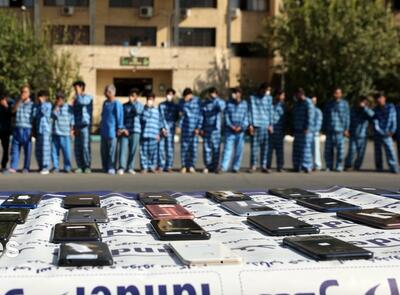 رییس پلیس آگاهی پایتخت: دستگیری ۷۰ سارق و کشف ۳۵۰ گوشی سرقتی در عملیات پلیس / عده‌ای از سارقان دستگیر شده در برابر ماموران مقاومت کردند؛ از این میان سه نفر مورد اصابت گلوله قرار گرفتند