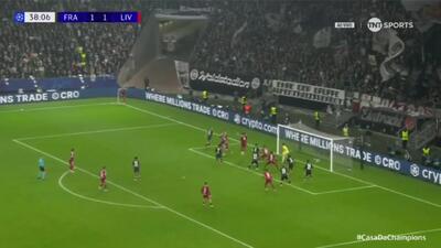ویدیو: گل دوم لیورپول به آینتراخت فرانکفورت توسط فن دایک