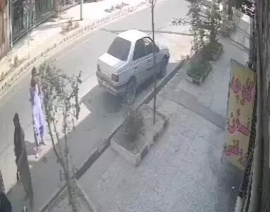  سرقت مسلحانه با اسلحه کلاشینکف در خیابان اصلی وسط شهر زاهدان