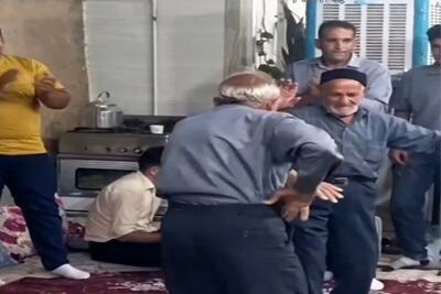 آواز محلی؛ داداشای دوقلو الان بزرگ خاندانن نوه نتیجه ها دورشون جمع شدن برا پایکوبیشون