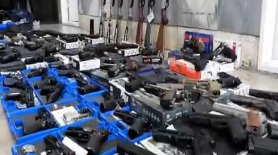  تصاویر انبوه سلاح‌های کشف شده در تهران